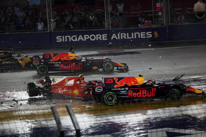 F1 disastro Ferrari a Singapore. Verstappen: “Io incolpevole, Vettel doveva..” F1 disastro Ferrari a Singapore. Verstappen: “Io incolpevole, Vettel doveva..”