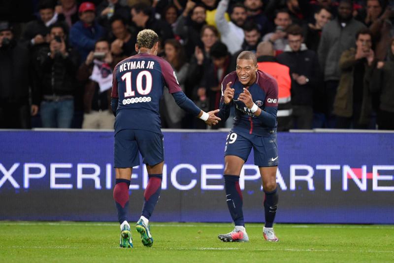 Neymar chiede la cessione di Cavani dopo la rissa? Psg caos. I rumors Neymar chiede la cessione di Cavani dopo la rissa? Psg caos. I rumors