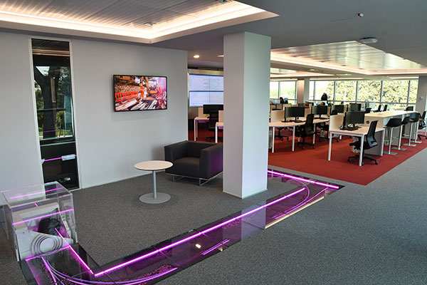 Open Fiber, la fibra ottica che connette l’Italia per farla finalmente correre Open Fiber, la fibra ottica che connette l’Italia per farla finalmente correre