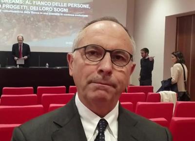 Intesa Sanpaolo: se lo sogni lo puoi fare. Al via la campagna SharingDreams Intesa Sanpaolo: se lo sogni lo puoi fare. Al via la campagna SharingDreams