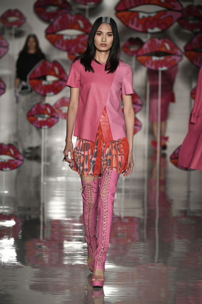 MFW, Armani, Cavalli e Elisabetta Franchi seducono. Nel weekend 23 sfilate MFW, Armani, Cavalli e Elisabetta Franchi seducono. Nel weekend 23 sfilate
