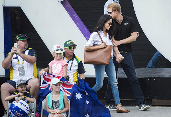 Gossip, Harry e Meghan Markle: debutto mano nella mano e pure primo bacio.FOTO Gossip, Harry e Meghan Markle: debutto mano nella mano e pure primo bacio.FOTO