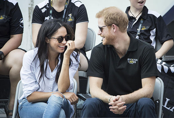 Gossip, Harry e Meghan Markle: debutto mano nella mano e pure primo bacio.FOTO Gossip, Harry e Meghan Markle: debutto mano nella mano e pure primo bacio.FOTO