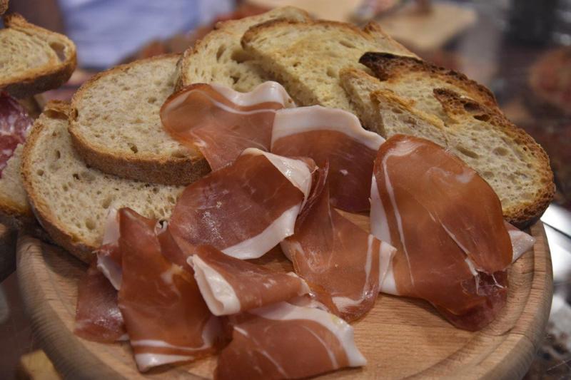 CLAI Gourmet fa tappa a Milano. Eccellenza e qualità dei salami