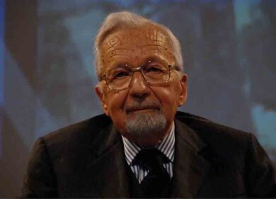 Villa Wanda, chiesta la confisca della dimora che fu di Licio Gelli