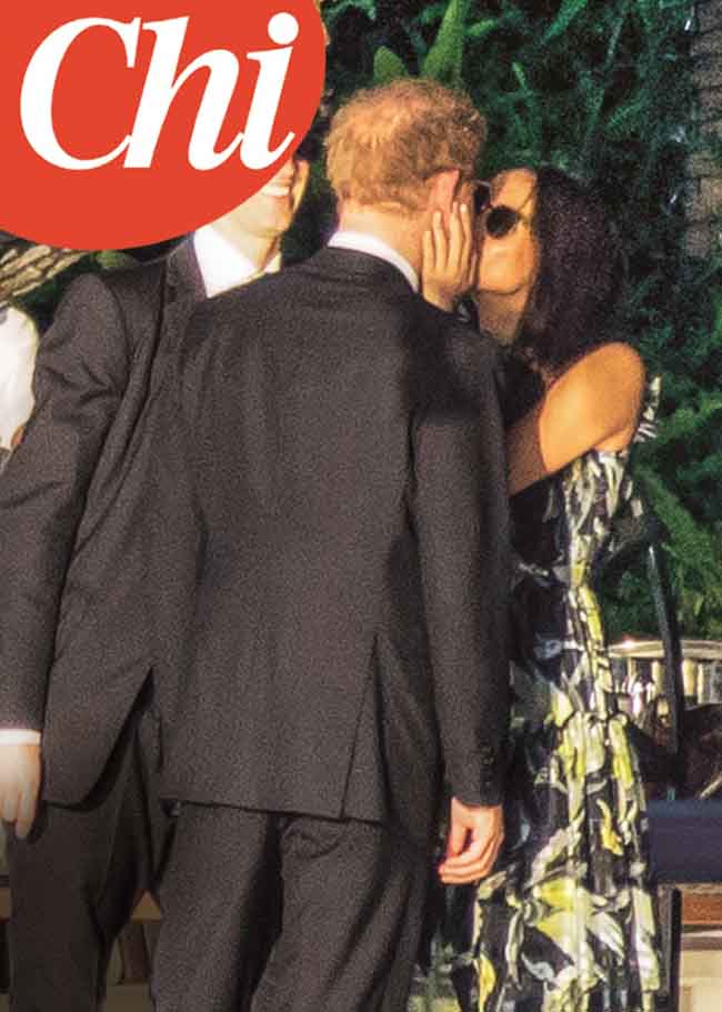 Gossip, Harry e Meghan Markle: debutto mano nella mano e pure primo bacio.FOTO Gossip, Harry e Meghan Markle: debutto mano nella mano e pure primo bacio.FOTO