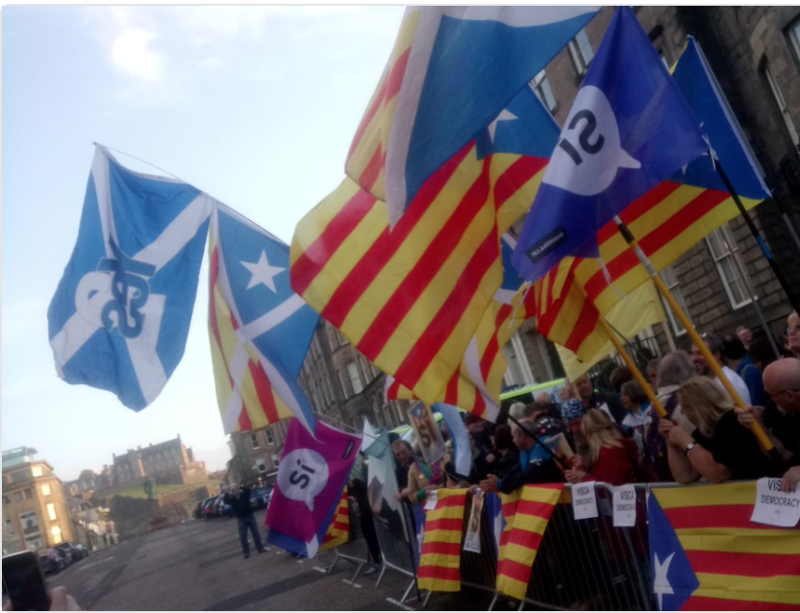 Catalogna, Madrid blocca il referendum. I giudici: “Recintare i seggi” Catalogna, Madrid blocca il referendum. I giudici: “Recintare i seggi”