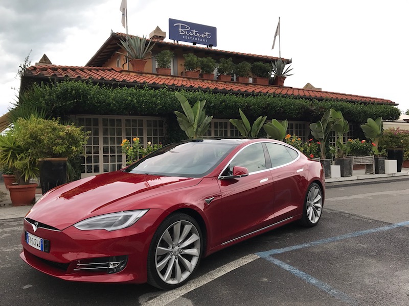 Tesla Model S, il nuovo concetto di performance e sicurezza
