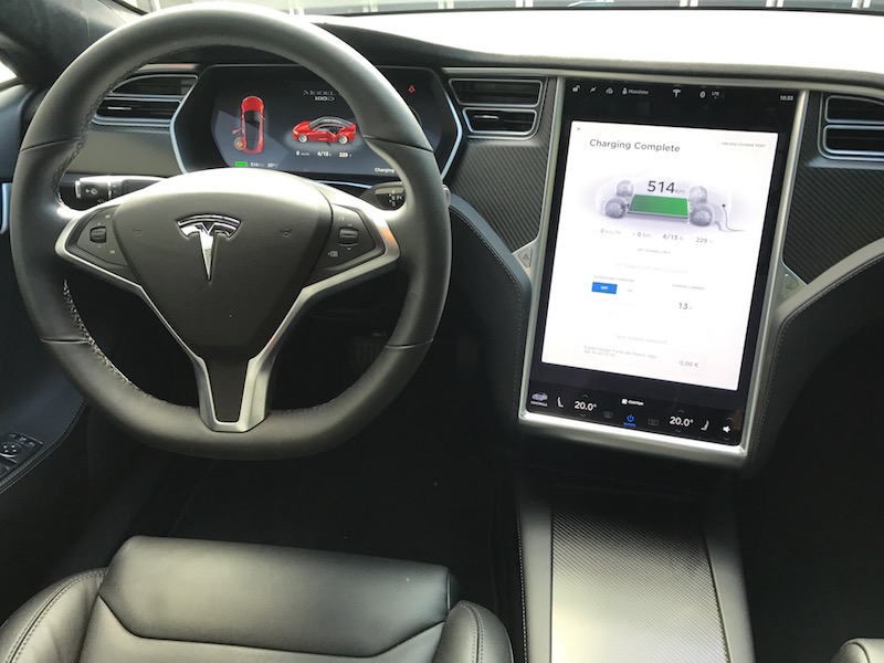 Tesla Model S, il nuovo concetto di performance e sicurezza