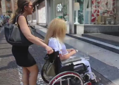 Barriere architettoniche e sogni. Una giornata da disabile: videoreportage