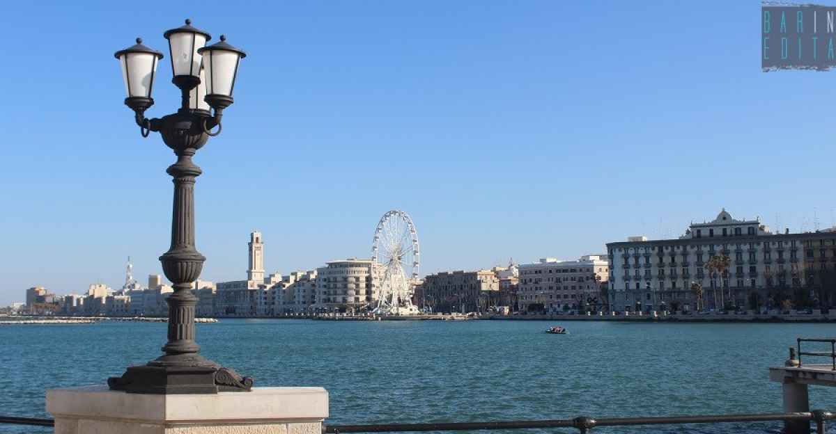 I lampioni del lungomare di Bari e il monologo di Amleto a Crollalanza