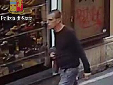 Bimba violentata in zona Chinatow, la polizia diffonde le foto del sospettato