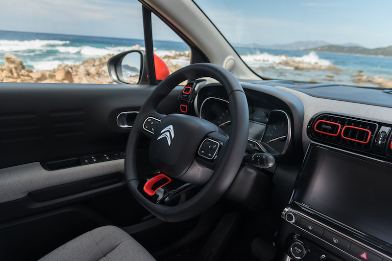 La “nuova vita“ di Fabio Volo con la Citroen C3 Aircross