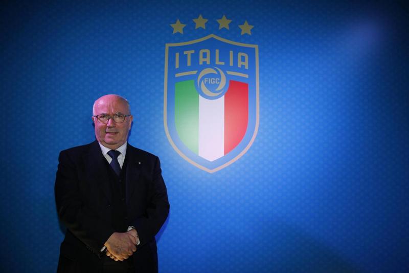 Figc nuovo logo. Tavecchio difende il Var Figc nuovo logo. Tavecchio difende il Var