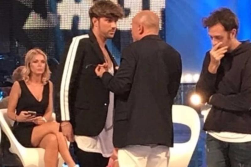 Grande Fratello Vip 2, Damante-Signorini: confronto dopo l’attacco alla De Lellis Grande Fratello Vip 2, Damante-Signorini: confronto dopo l’attacco alla De Lellis