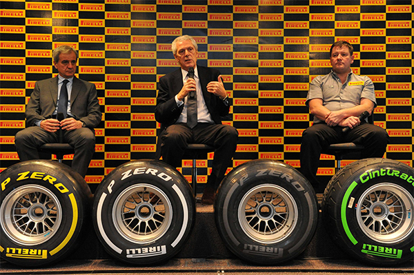 Pirelli debutta in Borsa e tiene nonostante il calo di Piazza Affari Pirelli debutta in Borsa e tiene nonostante il calo di Piazza Affari