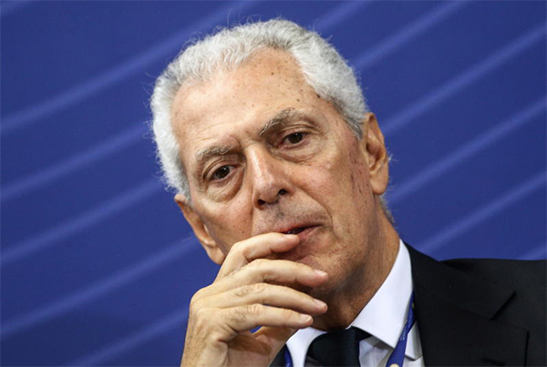 Pirelli debutta in Borsa e tiene nonostante il calo di Piazza Affari Pirelli debutta in Borsa e tiene nonostante il calo di Piazza Affari