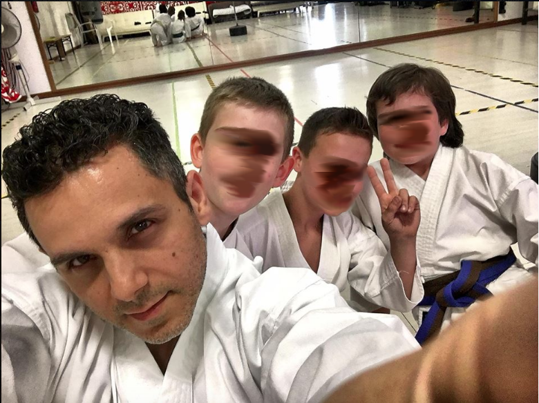 Istruttore di karate arrestato per pedofilia massacrato su facebook – LE FOTO Istruttore di karate arrestato per pedofilia massacrato su facebook – LE FOTO