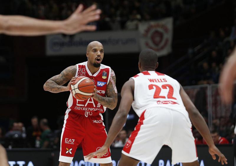 L’Olimpia piega Varese: Theodore-Goudelock trascinano Milano nel derby L’Olimpia piega Varese: Theodore-Goudelock trascinano Milano nel derby