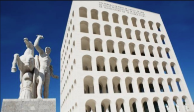 “Italiani, distruggete i monumenti fascisti” proposta shock del New Yorker