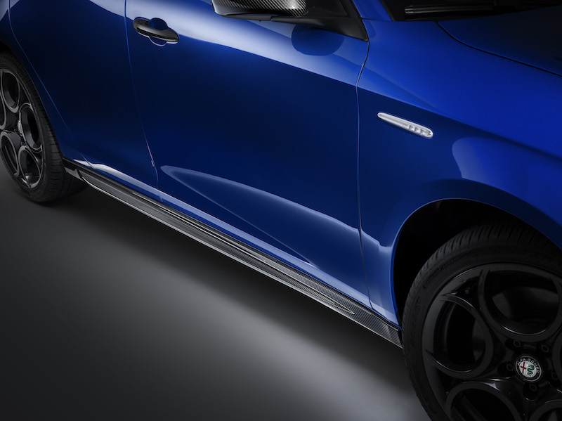 Giulietta debutta con i nuovi Pack Tech e Pack Carbon Look