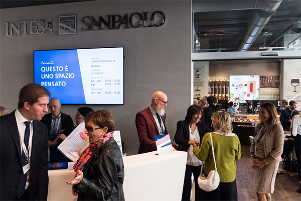 Intesa Sanpaolo: Puro Gusto nella filiale di c.so Vercelli insieme a Autogrill Intesa Sanpaolo: Puro Gusto nella filiale di c.so Vercelli insieme a Autogrill