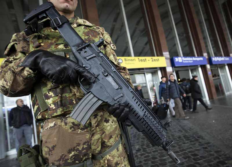Roma sotto scacco, sabato ad alta tensione: stretta sulla sicurezza Roma sotto scacco, sabato ad alta tensione: stretta sulla sicurezza
