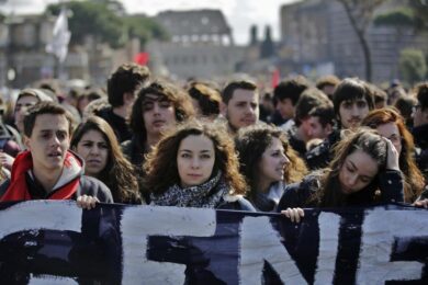 Studenti in piazza per alternanza scuola lavoro. Proteste in 70 città