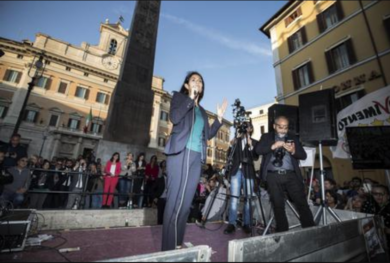 M5s Rosatellum, Grillo diserta la protesta grillina in piazza: “Poca gente”