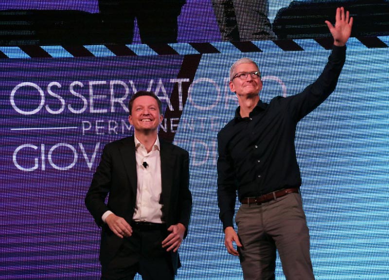 Mille ragazzi con Tim Cook a Firenze per il progetto “Il quotidiano in classe” Mille ragazzi con Tim Cook a Firenze per il progetto “Il quotidiano in classe”
