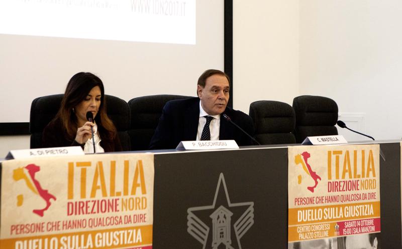 “Italia, Direzione Nord”, Di Pietro tradisce Maroni: al referendum voto no “Italia, Direzione Nord”, Di Pietro tradisce Maroni: al referendum voto no