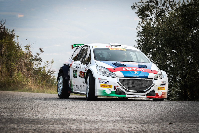 Paolo Andreucci e la Peugeot 208 T16 R5 sono Campioni d’Italia 2017 Paolo Andreucci e la Peugeot 208 T16 R5 sono Campioni d’Italia 2017