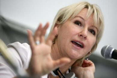 Svezia, la ministra Wallstroem denuncia: “Molestata da un alto dirigente Ue”