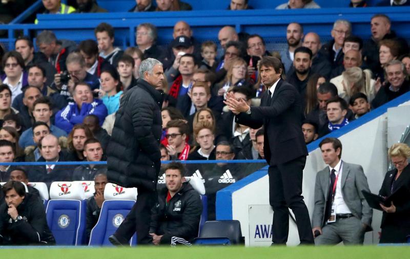 Antonio Conte: Mourinho? Pensa troppo a Chelsea, pensi al Manchester United Antonio Conte: Mourinho? Pensa troppo a Chelsea, pensi al Manchester United
