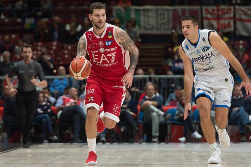 Olimpia Milano cala il poker in campionato e spazza Brindisi: 93-73 Olimpia Milano cala il poker in campionato e spazza Brindisi: 93-73
