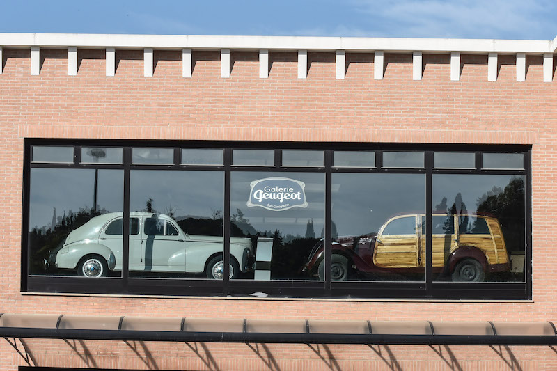 “Galerie Peugeot”, i 10 anni della mostra che racconta il mondo… del Leone