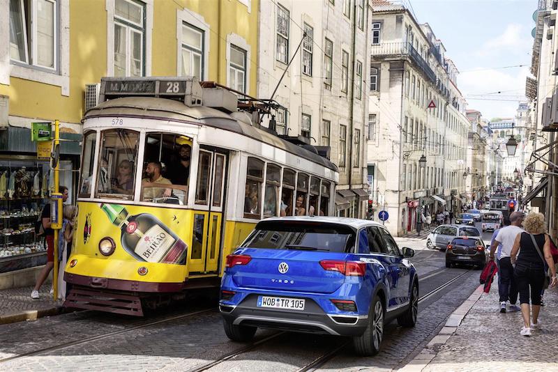 Volkswagen T-Roc: ecco il nuovo crossover compatto di Wolfwsburg. Volkswagen T-Roc: ecco il nuovo crossover compatto di Wolfwsburg.