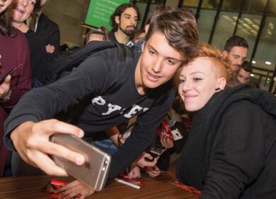 Diamo spazio alle passioni: nelle filiali Intesa Sanpaolo le star di X Factor