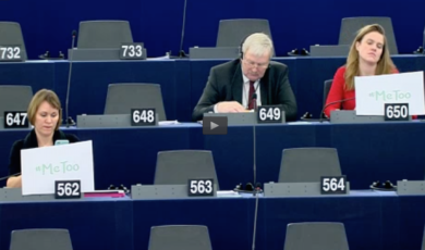 Molestie sessuali, dibattito al Parlamento Ue. Ma l’Aula é deserta