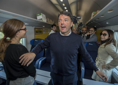 Basta con gli inciuci, Renzi torna ‘rottamatore’: basterà?