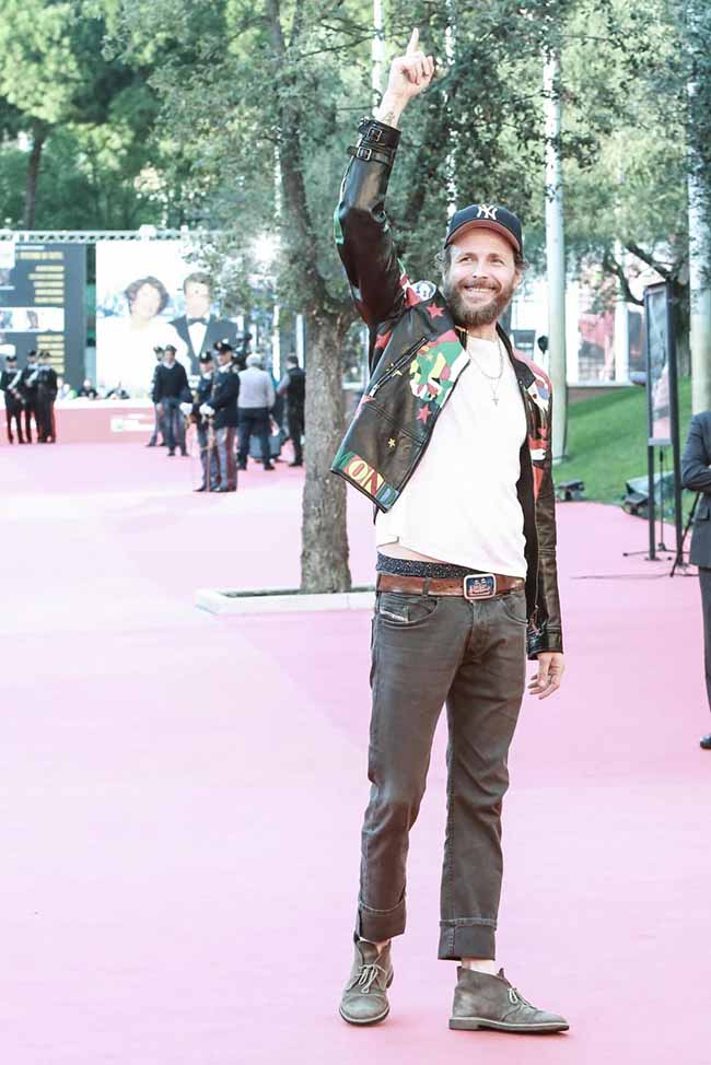 Jovanotti a Roma per il nuovo video: tutte le novità sull’album “Oh, vita!” Jovanotti a Roma per il nuovo video: tutte le novità sull’album “Oh, vita!”