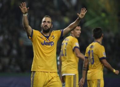 Higuain salva la Juventus a Lisbona. Allegri: “Bene solo il risultato”