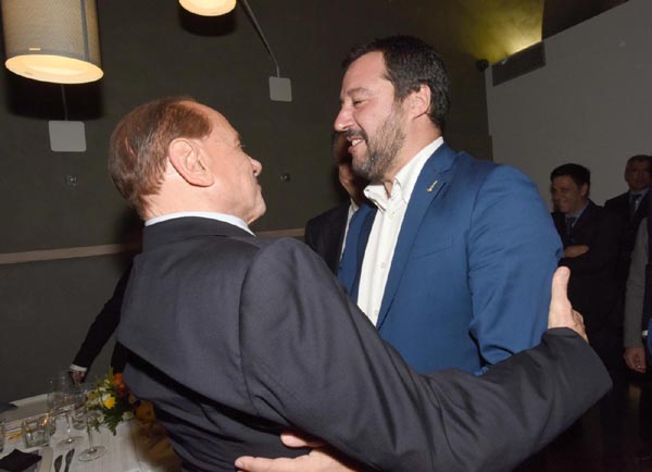 Centrodestra: Berlusconi, Meloni e Salvini: via al patto dell’arancino Centrodestra: Berlusconi, Meloni e Salvini: via al patto dell’arancino
