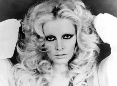 Patty Pravo fa “outing”: “La cambio io la vita che…” la prima autobiografia