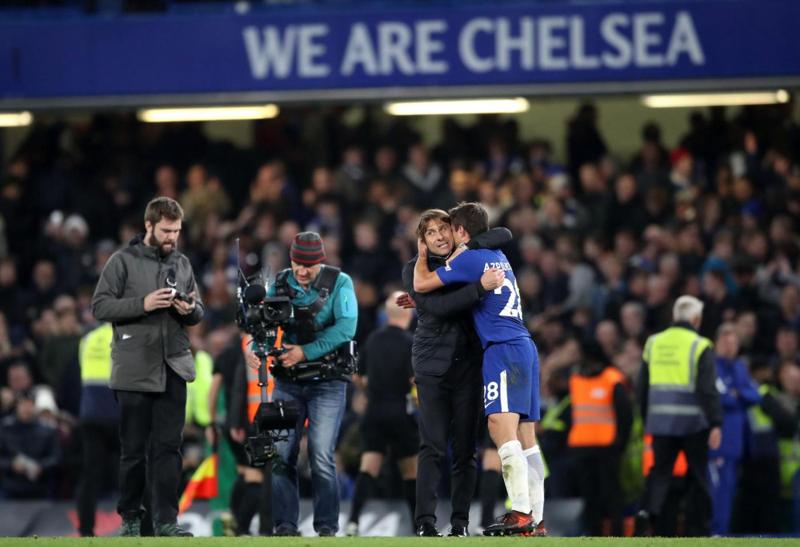 Chelsea-Manchester United 1-0 Conte stende Mourinho: giallo stretta di mano Chelsea-Manchester United 1-0 Conte stende Mourinho: giallo stretta di mano