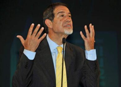 Elezioni Sicilia, Grillo ha capito: l’avversario è il Centrodestra, non Renzi