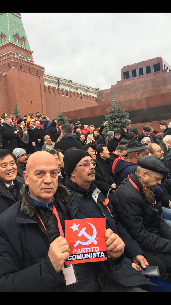 Urss, Marco Rizzo a Mosca: “La rivoluzione comunista più attuale che mai” Urss, Marco Rizzo a Mosca: “La rivoluzione comunista più attuale che mai”