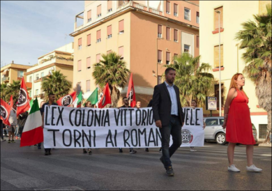 Casapound Ostia, rabbia e odio su fb. “Lo pijamo e lo sturbamo”