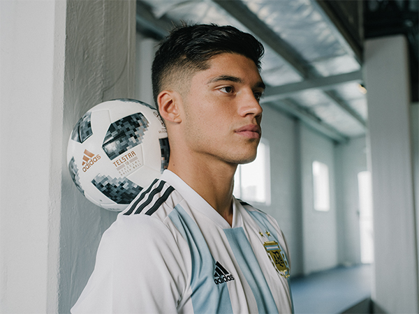 Mondiali di calcio 2018: ecco Telstar 18, pallone ufficiale Adidas. FOTO-VIDEO