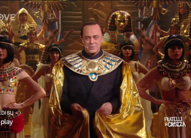 Crozza/Berlusconi trionfante canta l’Aida e ringrazia Renzi per la vittoria
